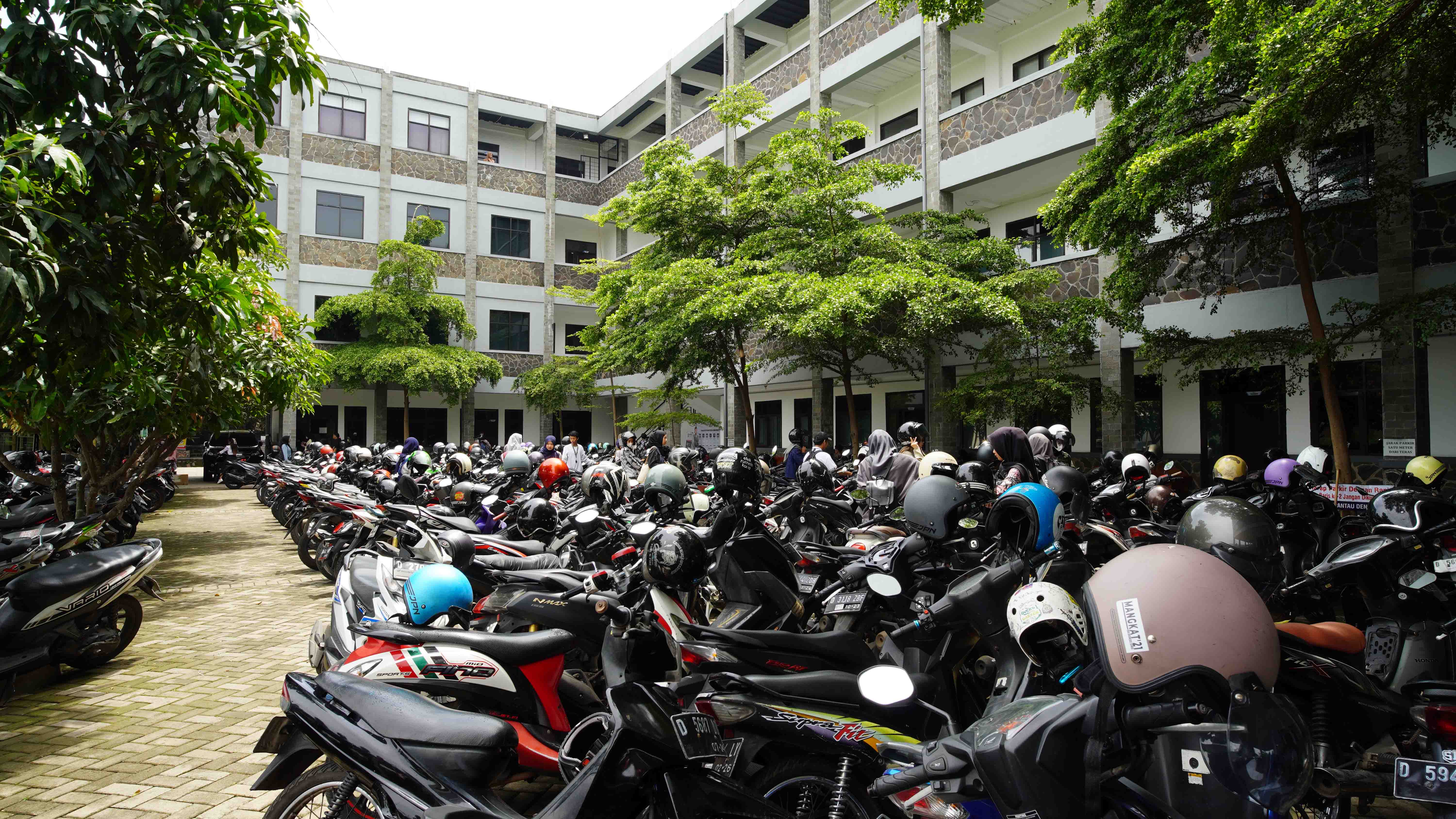 Lingkungan Kampus Universitas Teknologi Digital
