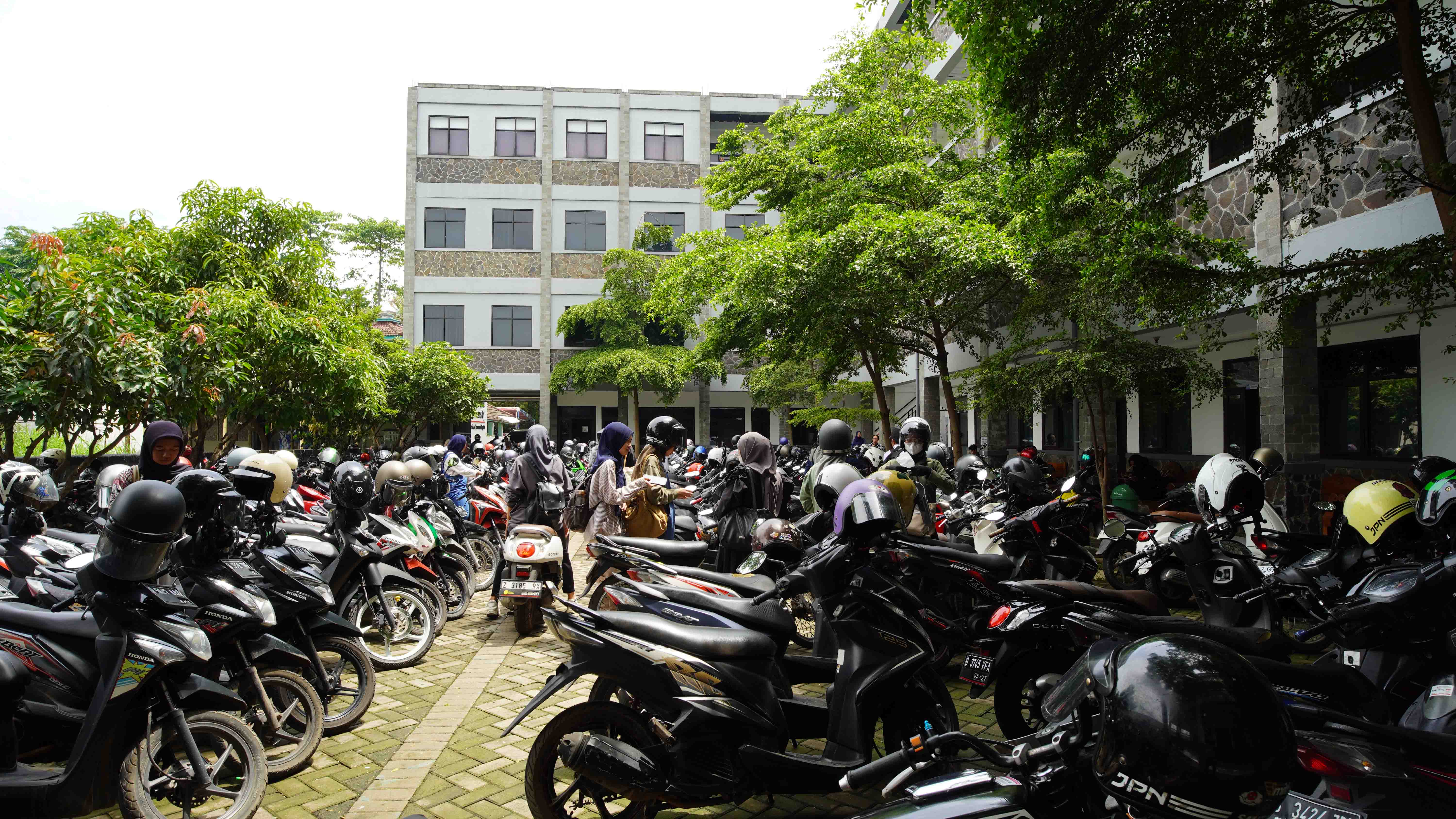 Lingkungan Kampus Universitas Teknologi Digital