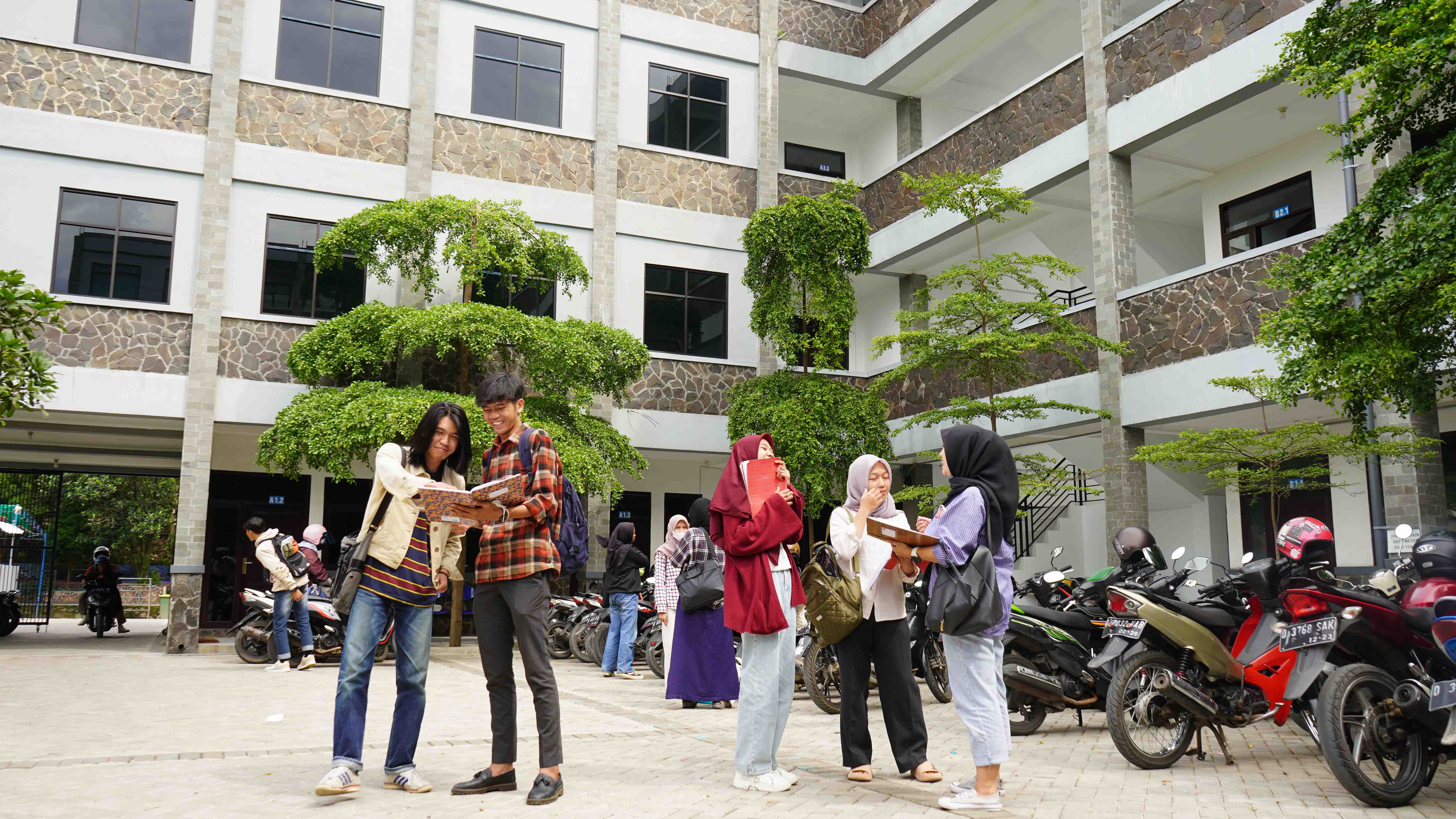 Lingkungan Kampus Universitas Teknologi Digital