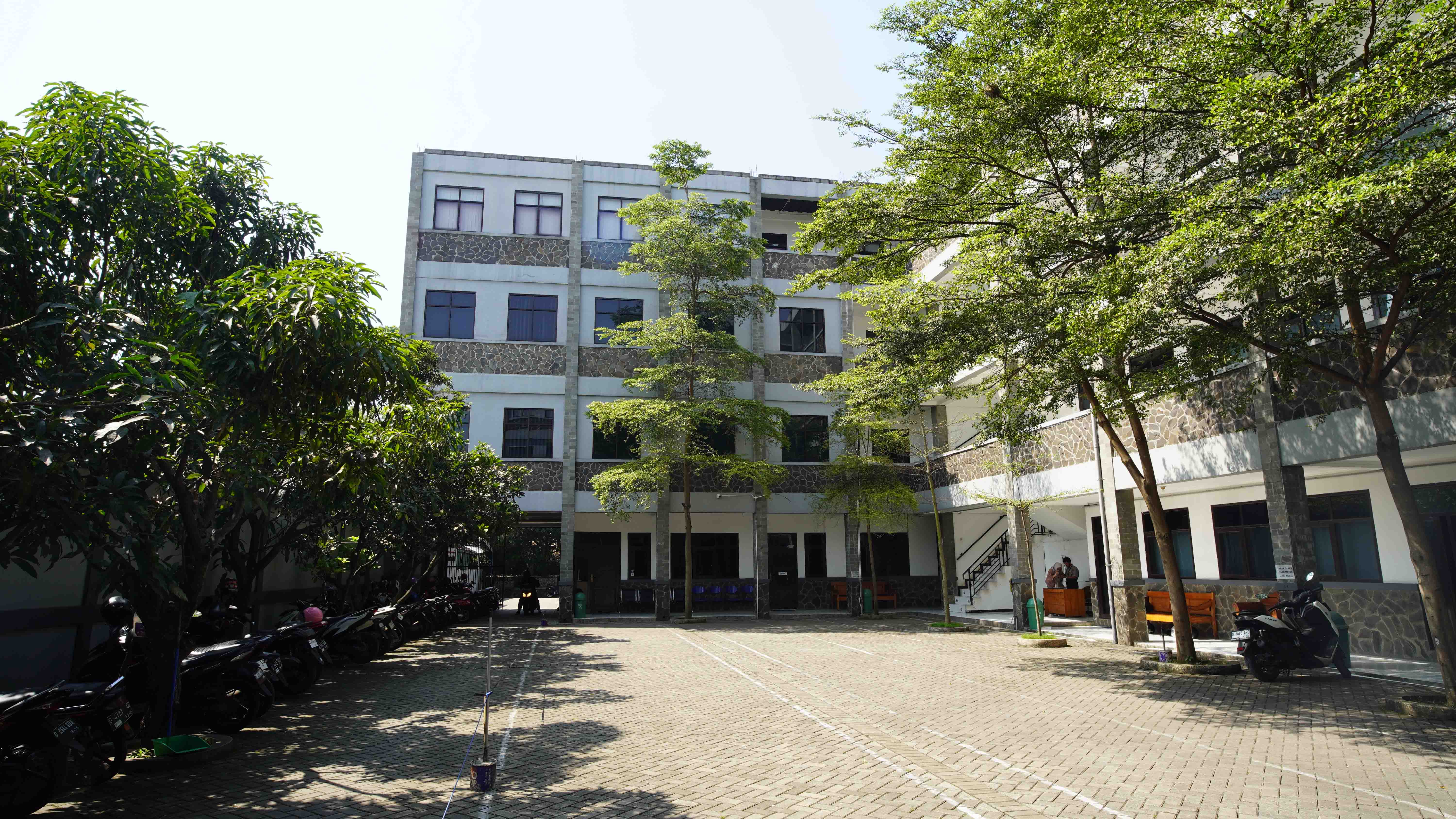 Lingkungan Kampus Universitas Teknologi Digital